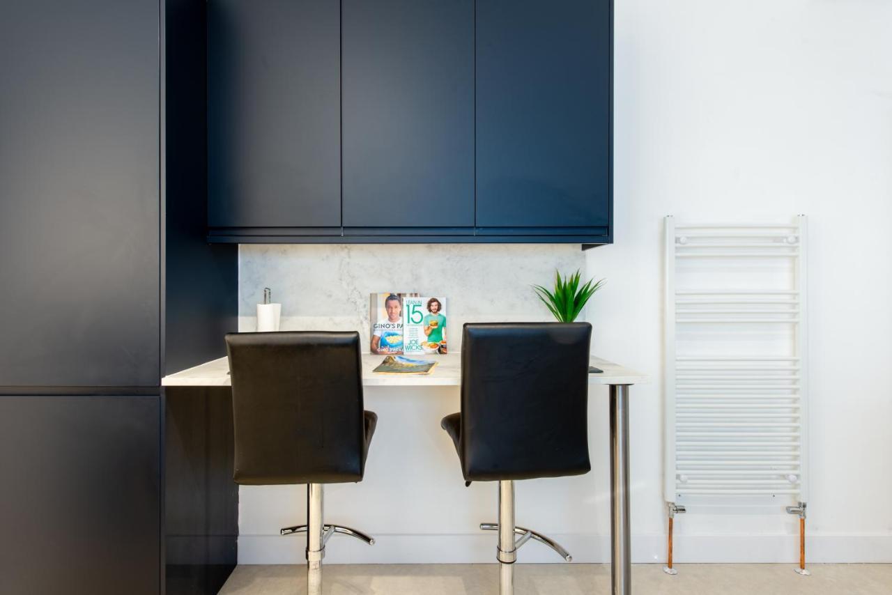 Luxe Maisonette- Parking, 4K Tvs, Leds, Local Snacks And More! Bath Buitenkant foto