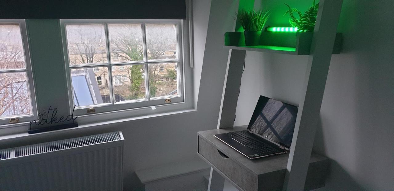 Luxe Maisonette- Parking, 4K Tvs, Leds, Local Snacks And More! Bath Buitenkant foto
