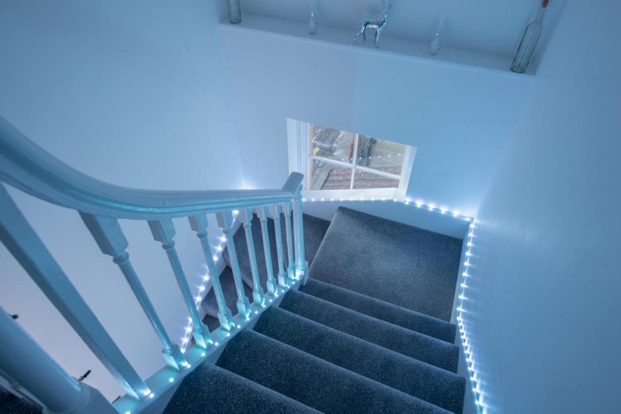 Luxe Maisonette- Parking, 4K Tvs, Leds, Local Snacks And More! Bath Buitenkant foto
