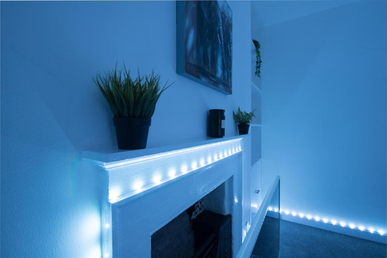 Luxe Maisonette- Parking, 4K Tvs, Leds, Local Snacks And More! Bath Buitenkant foto