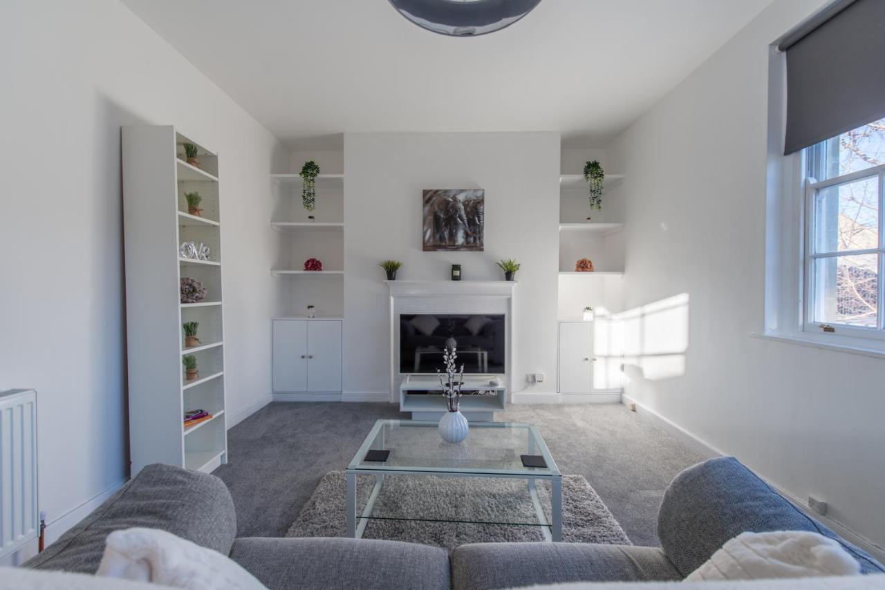 Luxe Maisonette- Parking, 4K Tvs, Leds, Local Snacks And More! Bath Buitenkant foto